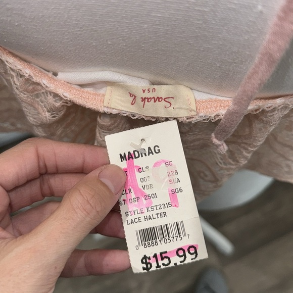 Laced crop/ halter top. - Picture 5 of 7